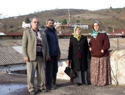 Bir Sene İçinde Aynı Mahallede Kansere Yakalanan 13 Kadın Baz İstasyonunu Suçladı