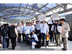 Metrobüste Kitap Okuma Etkinliği (Özel)