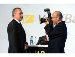 Arınç'tan Gezetecilere: Patronunuzu, Sendikalaşma Konusunda İkna Edin