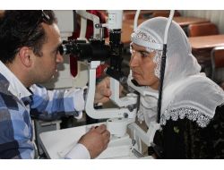 Tarsus’ta, Gönüllü Doktorlar 80 Öğrenci Ve 25 Aileye Sağlık Taramasından Geçirdi