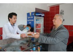 Avukat Olmayı Beklerken, Savaştan Kaçıp Çiğ Köfteci Oldu