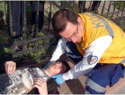 Çevre Yoluna Atlayan Üniversite Öğrencisine Otomobil Çarptı: 1 Yaralı