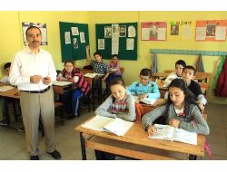 Öğrencileri İçin Her Gün 210 Kilometre Yol Katediyor (Özel)