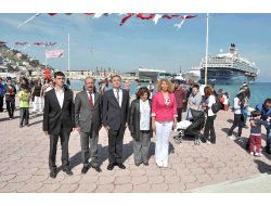 23 Nisan Ulusal Egemenlik Ve Çocuk Bayramı Törenlerle Kutlanıyor