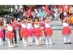 23 Nisan Kutlamalarında Çocuk Oyunları Sahnelendi