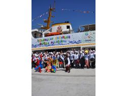 Denizi İlk Kez Gören Bin Çocuk Boğaz Turu Yaptı