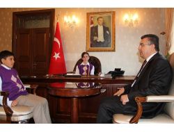 Sembolik Vali, Dünya Çocuklarının Hatay'da Buluşmasını İstedi