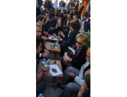 Akil İnsanlar Batman'da Vatandaşı Dinlerken Karpuz Çekirdeği Yedi