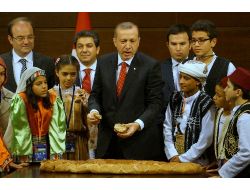 Başbakan Erdoğan 'Barış Ekmeği' Yedi
