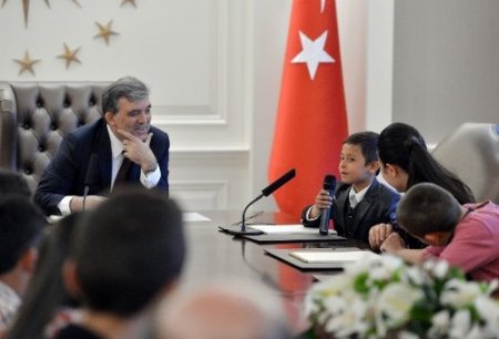 Devletin Zirvesi, Çocukları Ağırladı!