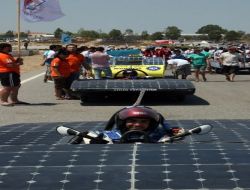 Güneş Enerjili Araba Yarışmasını İstanbul Teknik Üniversitesi Ekibi Kazandı!