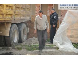 Hidroliği Boşalan Damper Düştü Şoför Yaralandı