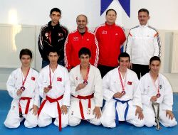 Bursalı Karateciler 5 Madalya İle Döndü