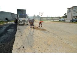 Büyükşehir, Okulların Bahçesini Asfaltlıyor