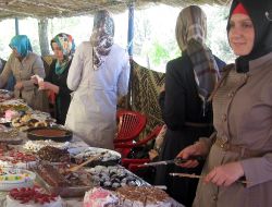 Kur'an Kursları Yararına Kermes Düzenlendi