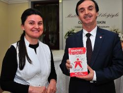 Evlenecek Çiftlere Sertifika Verildi