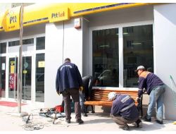 Belediye Vatandaşlar İçin Bank Yaptırdı