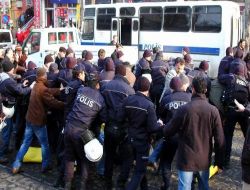 Gençlik Derneği Girişimi Üyesi 4'ü Bayan 13 Kişi Gözaltına Alındı