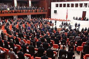 Üç partide imzasını geri çekti!