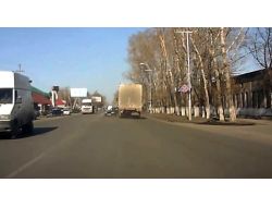 Tır’ın Altından Geçti, Araçtan Sağ Çıktı!