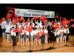 Çocukların Konseri Büyükleri Büyüledi