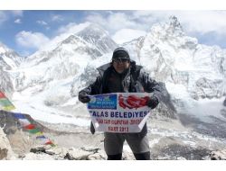 Kayserili Dağcı Everest’te