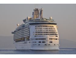 En Büyük Transatlantiklerden Navigator Of The Seas Kuşadası’nda