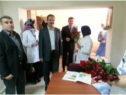 Sağlık-sen, Ebeler Günü'nü 'Gül'lerle Kutladı