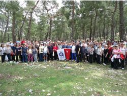 Doğaseverler 9 Kilometre Yürüdü