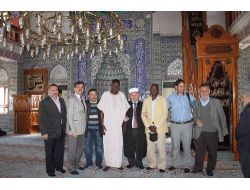 Ekvator Gineli Müslümanlar: İslam’a Açız, Ne Olur Bize Dinimizi Öğretin