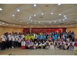 Kardeş Şehirlerden Gelen Çocuklardan Başkan Sipahioğlu'na Özel Gösteri