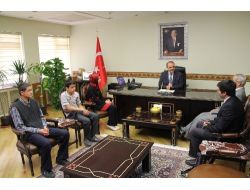 Dini Bilgiler Yarışması Birincileri Vali Erol’u Ziyaret Etti