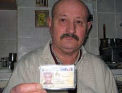 Rodos Göçmeni Sarıosman'ın Ehliyeti Var, Kimliği Yok