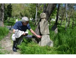 İskilip'teki Tarihi Mezar Taşları Ve Kitabeler Araştırılıyor