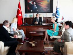 Polonyalı Akademisyenler Rektör Gökmen’i Ziyaret Etti