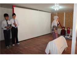 Hakkari'de Kutlu Doğum Haftası Programına Halk Yoğun İlgi Gösterdi