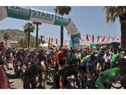 49. Cumhurbaşkanlığı Türkiye Bisiklet Turu Kuşadası-izmir Etabı Başladı