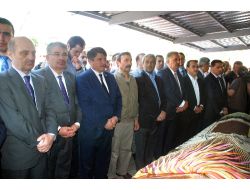 Bakan Ergün'ün Annesi Toprağa Verildi