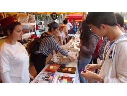 Çin'deki Türk Öğrencilerden Sichuan Depremine Yardım Kermesi