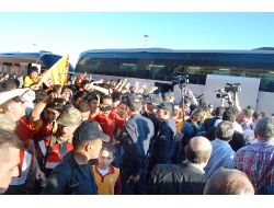 Galatasaray’a Gaziantep’te Meşale Köprülü Karşılama