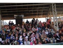 Hakkari’de Peygamber Sevgisi Stada Sığmadı