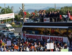 "Köylü Akp'nin Süpürgesi Oldu"