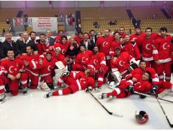 Buz Hokeyi Milli Takımı, İlki Başardı