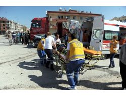 Trafik Lambasız Kavşakta Kaza: 6 Yaralı