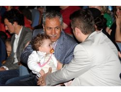 Torununun Okul Gösterisini İzledi