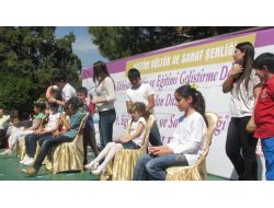 Akhisar'da Çocuk Şenliği