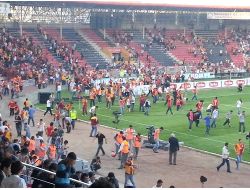 Gaziantepspor-galatasaray Maçı Öncesi Taraftarlar Sahaya İndi