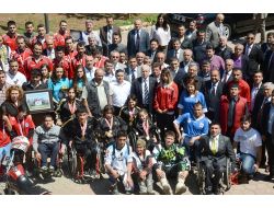 Zihni Aldırmaz Şampiyonlarla Buluştu