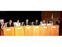 13 Farklı Üniversiteden 100'ü Aşkın Öğrenci, Dış Politikayı Masaya Yatırdı