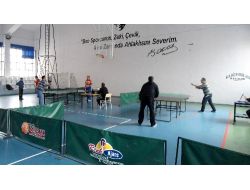 Öğretmenler Masa Tenisinde Turnuvasında Yarıştı